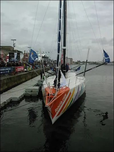 ...comme "Outrigger" > Qu'est-ce que c'est que cette bestiole ?