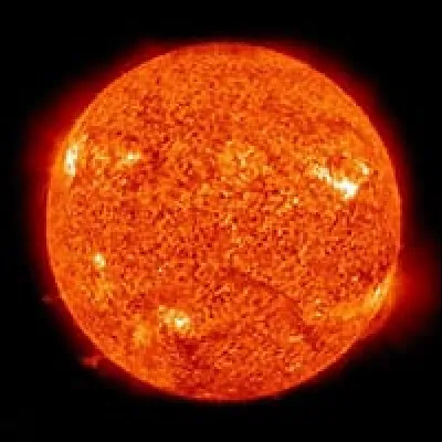 Le soleil est une planète.