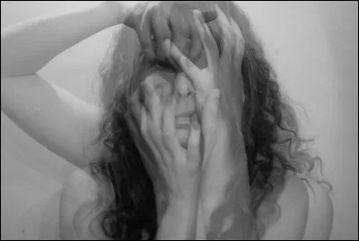 Quels sont les symptômes principaux de cette maladie ?