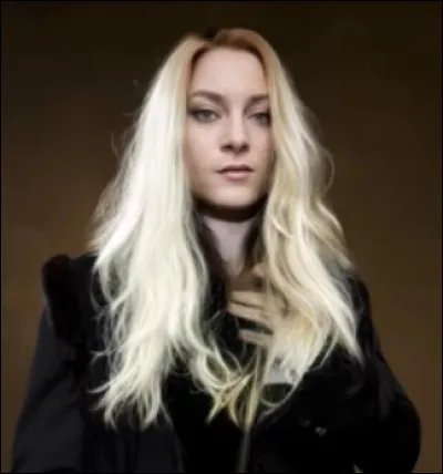 Qui est ce personnage transformé en fille ?