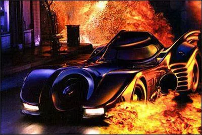 Grace  quel gadget de la batmobile batman fait-il saut l'usine ?