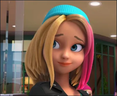 Zoé est la cousine de Chloé.