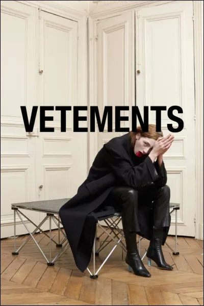 Fais-tu faire tes vêtements par des designers ?