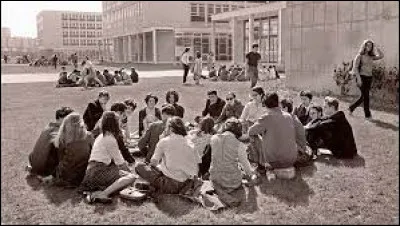 Quel grand principe de Mai 68 s'est vu instauré dans l'enseignement ?