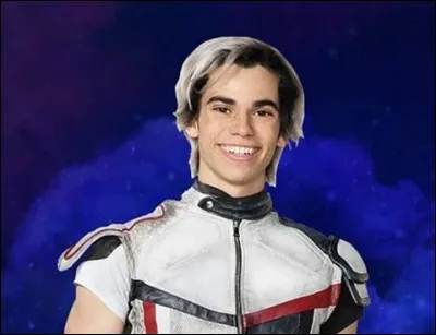 Qui est la mère de Carlos ?