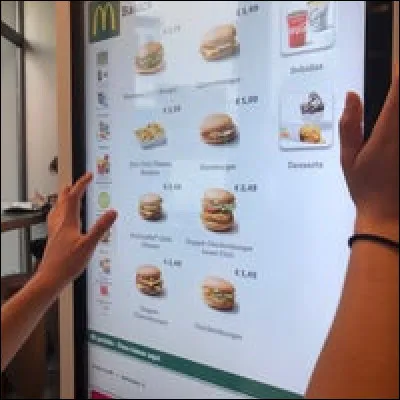 Tu vas au McDonald's, tu es face à la borne pour commander ton menu, que prends-tu ?