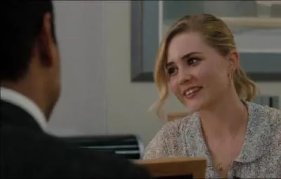 Elle travaille dans une banque, mais quel est son rle ?