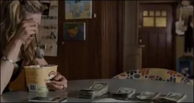 Elle recolte une partie de la somme d'argent qu'elle  besoin pour la sance de spiritisme en ?