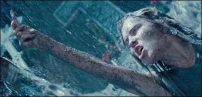 Christine fait son offrande en mettant l'envellope dans :