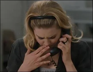 Qu'arrive-t-il  Christine d'embarassant au travail ?