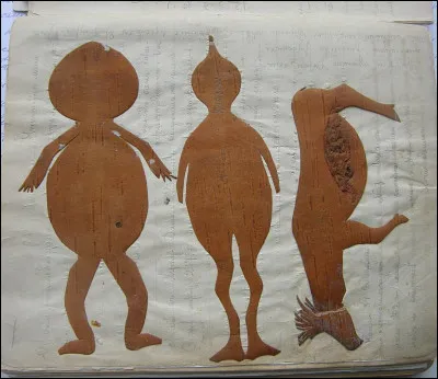 Effectivement, il est recherché par les sbires du régime et il ne doit d'en avoir échappé définitivement, en 1930, que/qu'en ...