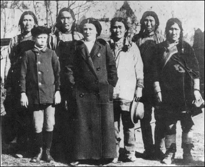 Sa femme, Margarita Nikolaevna, sera arrêtée et jugée sous le même chef d'inculpation d'espionnage, en 1937 : elle sera finalement...