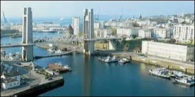 Comment appelle-t-on les habitants de Brest ?