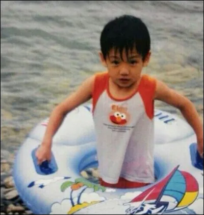 Qui a un jour été ce petit garçon ?