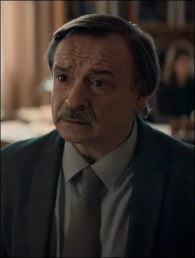 Finissez la réplique : "Non non, vous avez raison. Parfois, _ _ _ sont celles qu'on soupçonne le moins" - Commissaire Gabriel Dumont