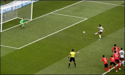 Familièrement, des pénaltys au football :