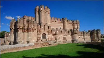 Dans quel pays verrez-vous cette forteresse construite au XVe siècle ?