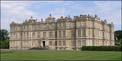 C'est en Grande-Bretagne que vous irez pour voir ce château, construit à la fin du XVIe siècle :