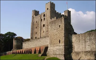 Ce château, construit au XIIe siècle, se trouve en Grande-Bretagne, dans le Kent :
