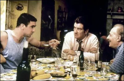 Un chef d'entreprise (Michel Serrault), n'a comme joie dans la vie que les moments passés au restaurant "Le Bon Laboureur" avec son meilleur ami, Gérard (Eddy Mitchell), le concessionnaire automobile de Dole. Quel est ce film sorti en 1995 ?