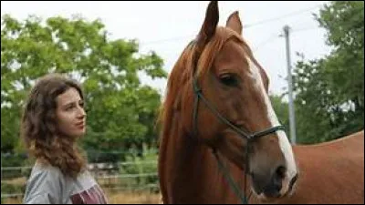 Qui est cette youtubeuse ?