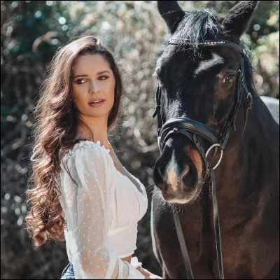 Elle est très célèbre, surtout grâce à TikTok, elle s'appelle...