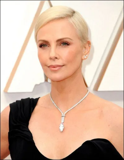 Parmi ces 5 films proposés, cette actrice n'a joué que dans l'un d'entre eux. Lequel est-ce ?