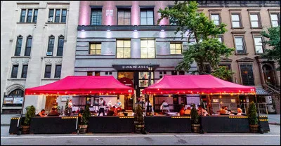 J'ai joué dans le film "Le grand restaurant".
Je suis...