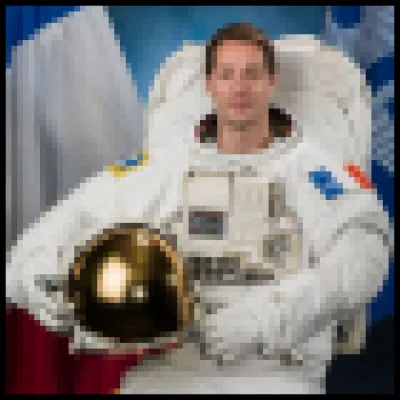 Comment s'appelle cet astronaute qui est allé récemment dans la station spatiale internationale ?
