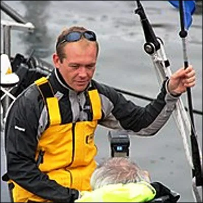 Quel navigateur, triple vainqueur de la Solitaire du Figaro, s�est illustr&eacute; lors du Vend&eacute;e Globe 2020-2021 en sauvant Kevin Escoffier ?