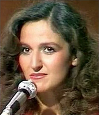 Qui est cette Chantal, humoriste, née le 8 décembre 1956 à Constantine ?