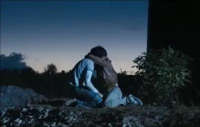 Retrouve-t-il vraiment sa copine vivante ?