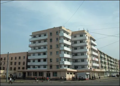 Nampo, 350 000 habitants, est une ville d'...