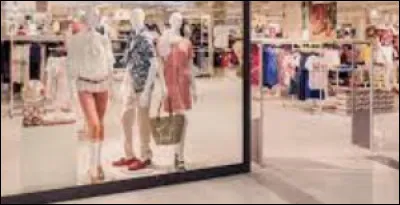 "Magasin" est-il un mot latin ?