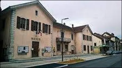 Ville d'Auvergne-Rhône-Alpes, dans l'arrondissement de Saint-Julien-en-Genevois, Frangy se trouve dans le département ...