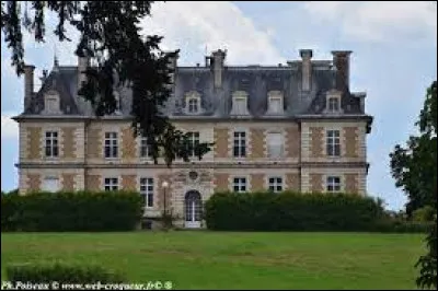 Nous sommes dans la Nièvre au château de Tintury. Nous nous trouvons en région ...