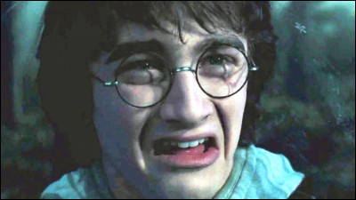 Qui Fred et George Weasley ont-ils enfermé dans l'armoire à disparaître dans ''Harry Potter 5'' ?