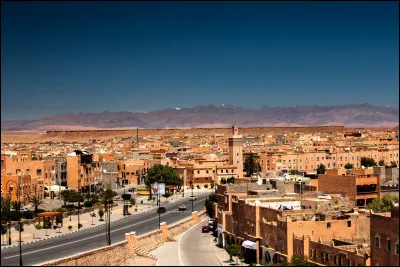 Ouarzazate, 70 000 habitants, est une ville d'...