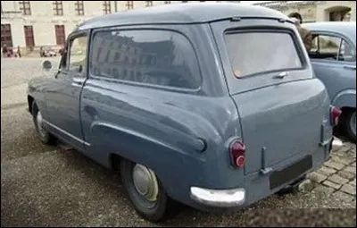 Quel est le nom de cette Aronde, une fourgonnette entièrement tôlée ?