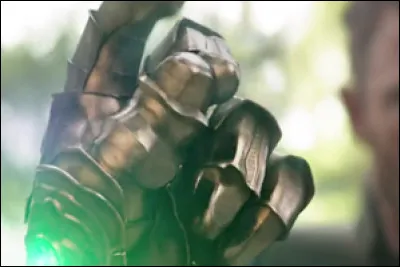 Qui est le seul, parmi ces 4 personnages, à ne pas avoir disparu après le claquement de doigts de Thanos dans "Infinity War" ?