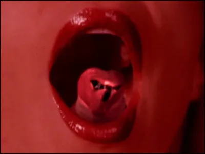 Laquelle des surs Halliwell a été connectée psychiquement à la Succube ?