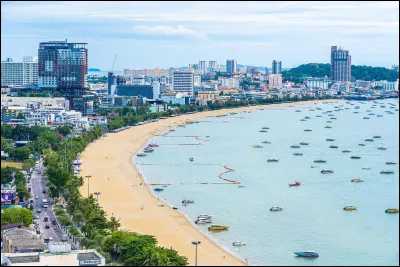 Pattaya, 100 000 habitants, est une ville d'...