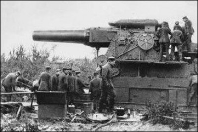 Quel était le surnom de ce canon allemand qui bombarda Paris en mars et avril 1918 ?