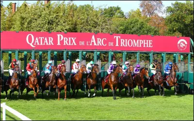 Quel mois de l'année a lieu la course de chevaux du prix de l'Arc-de-Triomphe  ?