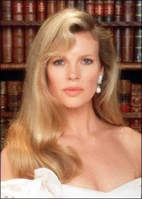 Qui interprte Vicki Vale ?