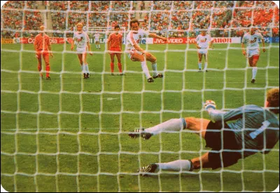 L'édition 1988 voit la victoire d'une équipe qui ne s'était jamais imposée :