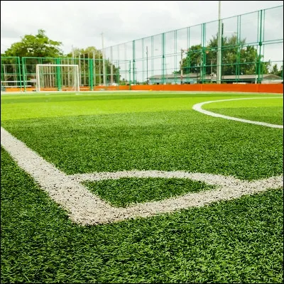 Quel terrain de sport mesure 23,77 m&egrave;tres sur 11,89 m&egrave;tres ?