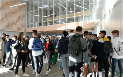 Quelle administration gère les subventions des lycées ?