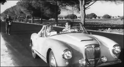 Dans ce film italien de 1962, on partage des moments d'amitié entre Gassman et Trintignant. 
À bord de quelle voiture font-ils les fanfarons ?