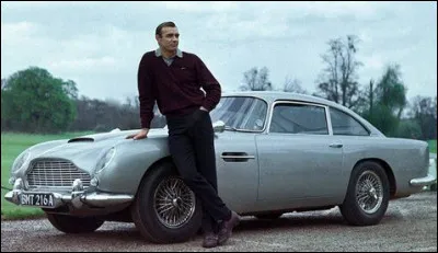 Un grand classique avec ce James Bond au volant d'une...
